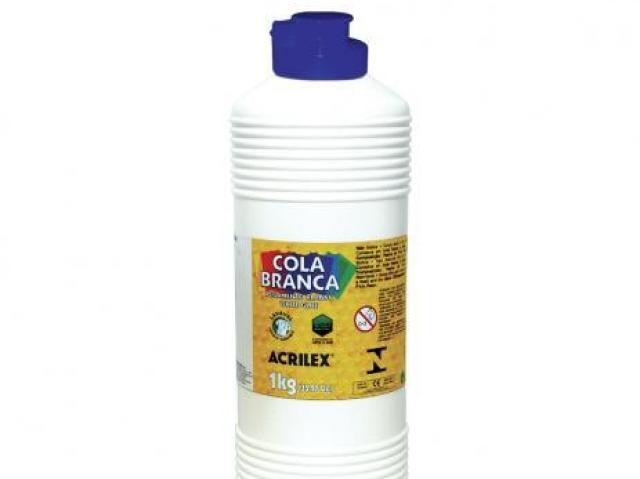 Cola branca.