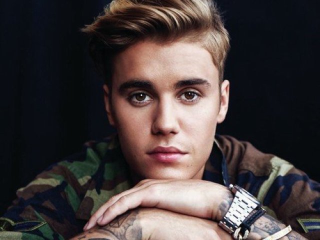 JUSTIN BIEBER