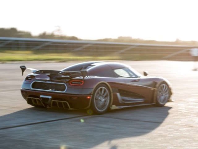 Os 5 carros mais rápidos da marca Koenigsegg.