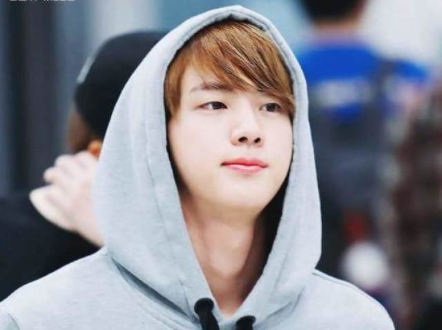 Jin!! Nossa pink princess está em primeiro lugar!!