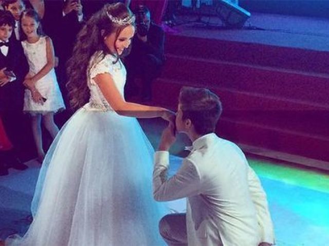 Como seria seu vestido de 15 anos?