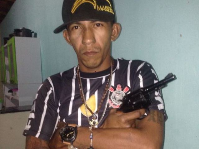 Traficante do Tupi que solta foguete quando a droga chega