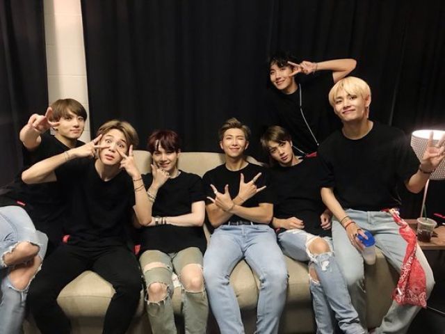 Qual membro do BTS seria o seu melhor amigo?