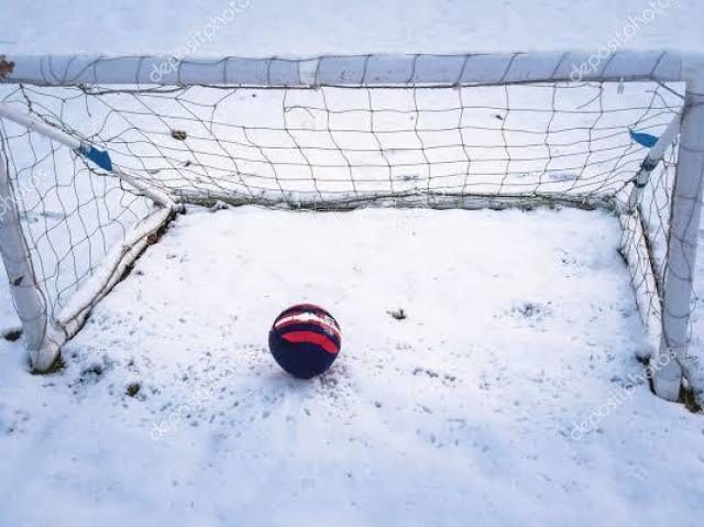 “Ta sendo muito difícil aqui no Canadá ter que jogar futebol na neve”