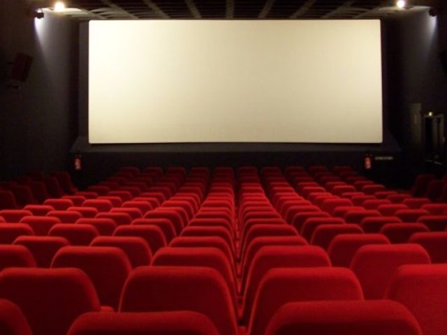 cinema/ assistir a um filme