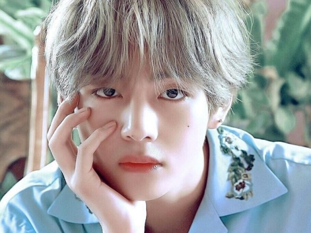 V - Kim Taehyung.