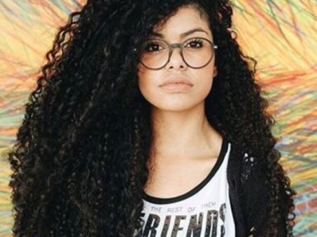 Morena humilde que ñ se inturma facil ta sempre a procura de novas amizades linda e inteligente