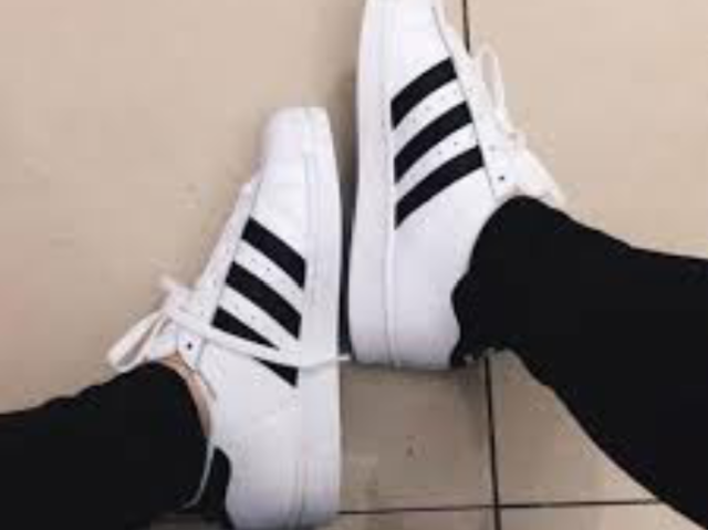 Tênis Adiddas Preto/Branco