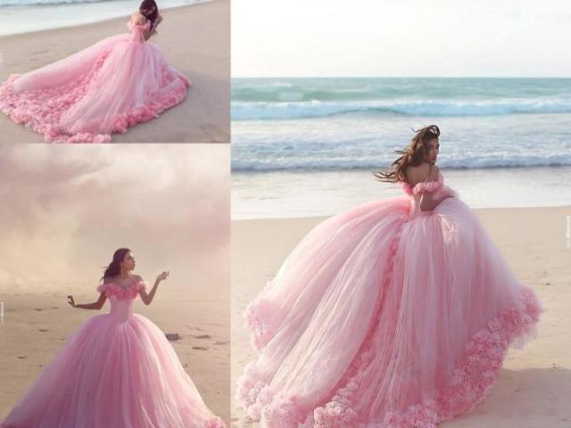 Como seria o seu belo vestido de 15 anos?