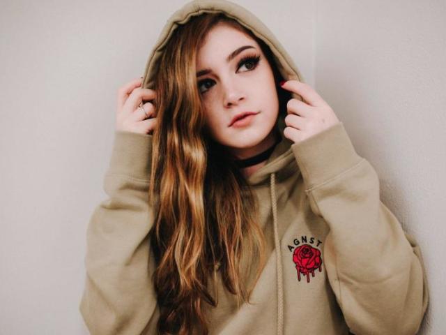 Chrissy Costanza