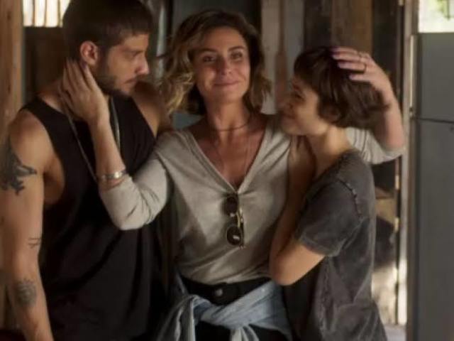 2: Manuela e Ăcaro
