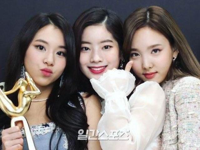 Dahyun,Chaeyoung e Nayeon