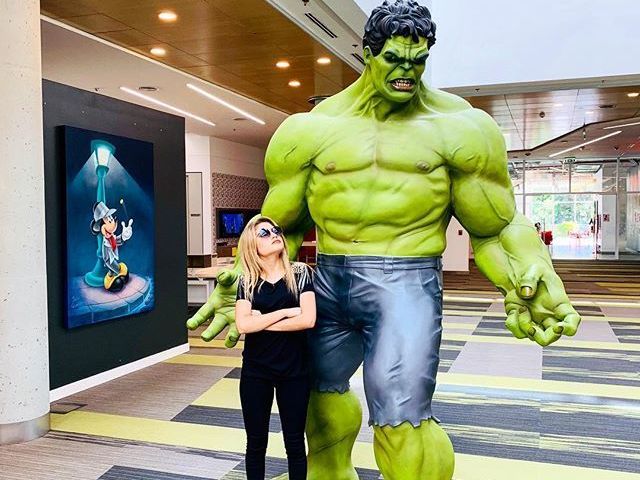 COM O INCRIVEL HULK (KSKSKSKSKSKSKSK)