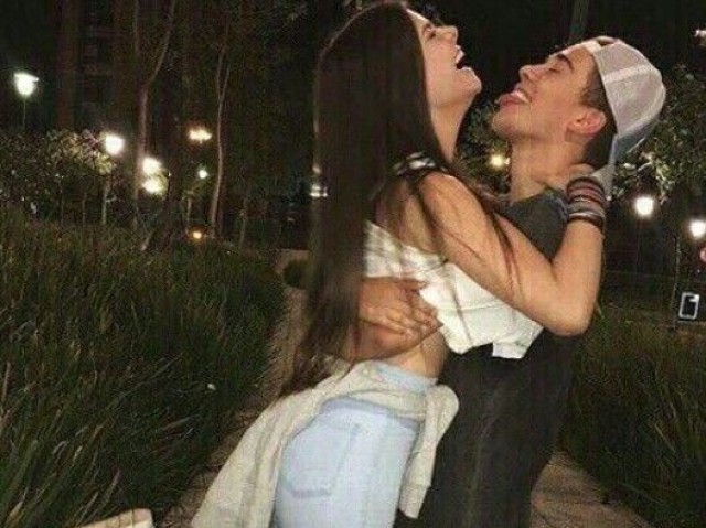 E ou F