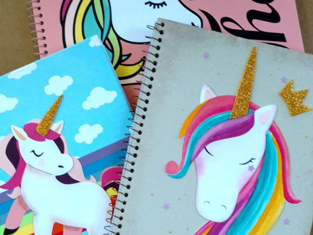 Esse lindos e maravilhosos kawaiis cadernos de unicornios