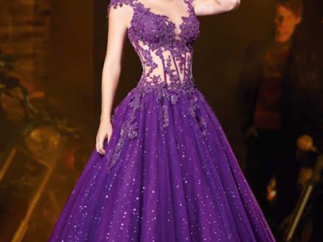 Escolha um vestido!