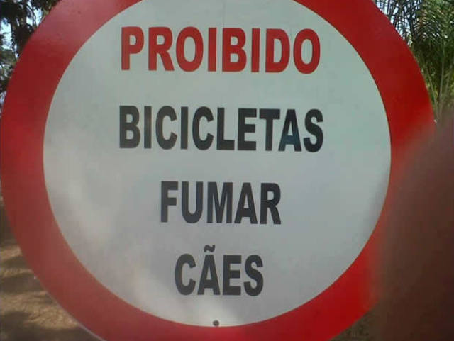 Proibido bicicletas fumar cães