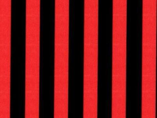 Preto e vermelho