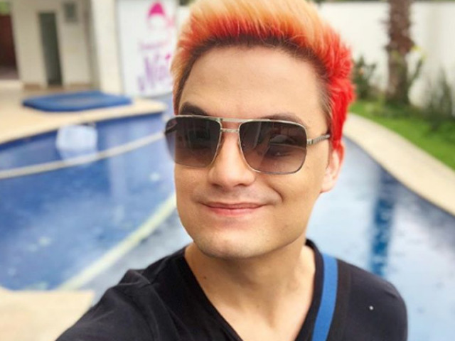 FELIPE NETO