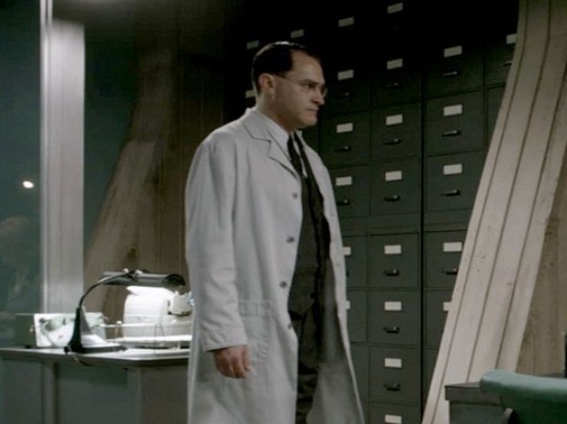 Dr. Robert