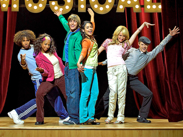 Qual música de "High School Musical" resume sua vida neste momento?