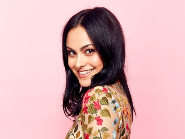Você sabe tudo sobre a Camila Mendes?