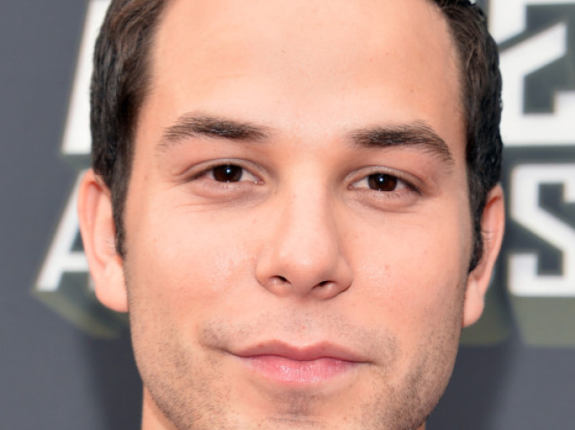 Skylar astin