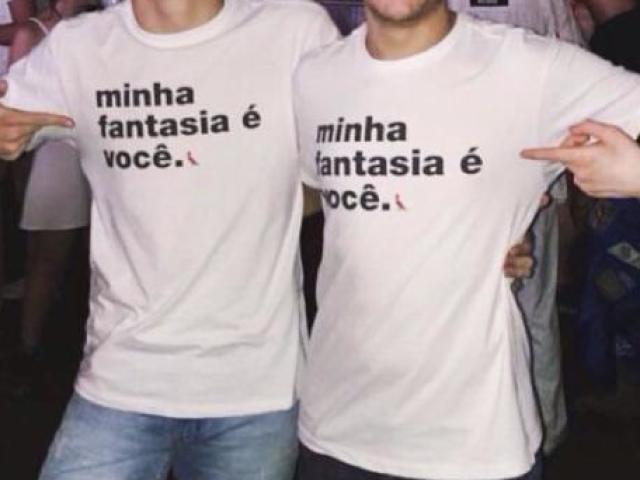 Camiseta Reserva: Minha Fantasia É Você - R$ 139,90 (Vamos Fingir Que Ninguém Nem Cogitou Essa, Ok?)