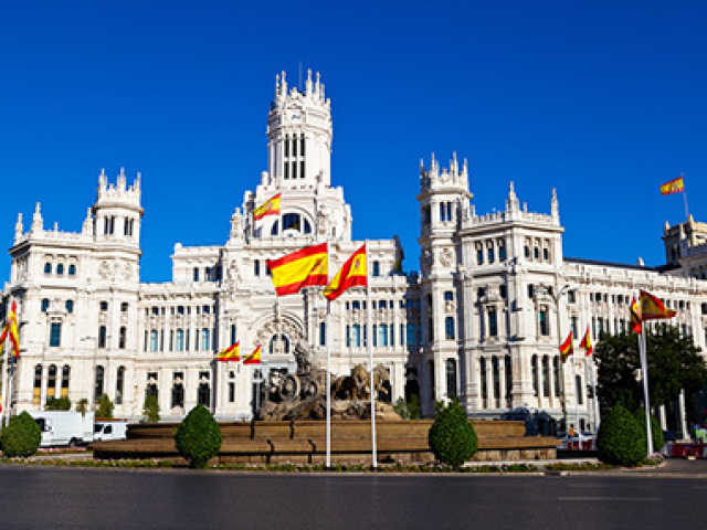 Espanha, flamenco, espanhóis e castelos, tem coisa melhor?