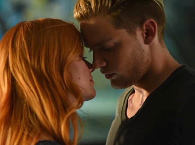 Jessi e Clary(Shadowhunters)