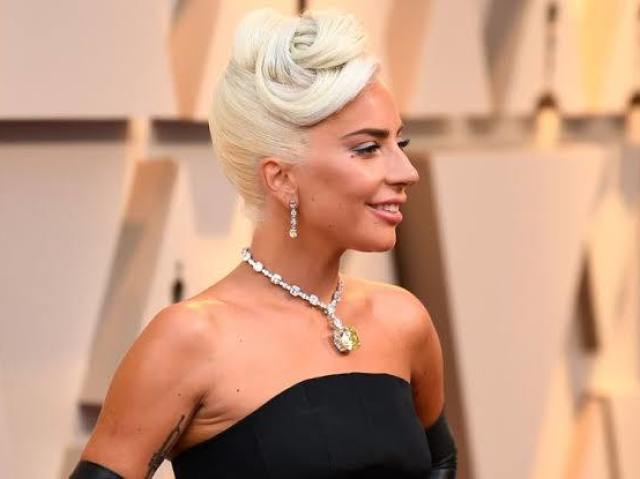 Lady Gaga (vai peita o Oscar, mo?)