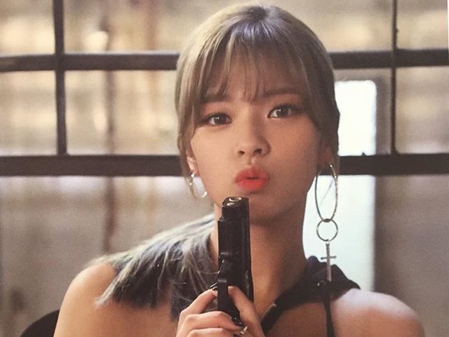 Você conhece a linda JEONGYEON?