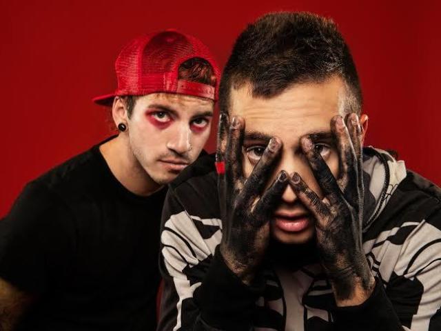 Twenty one pilots