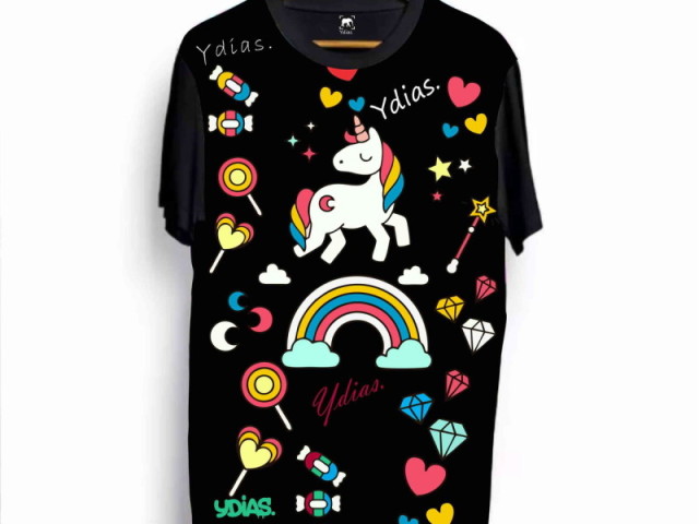 camiseta preta de unicorn