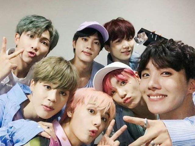 Com quem você teria um Date do BTS!?