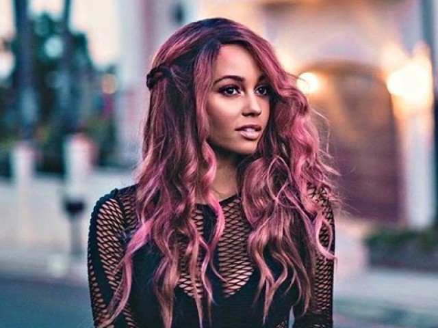 Toni Topaz
