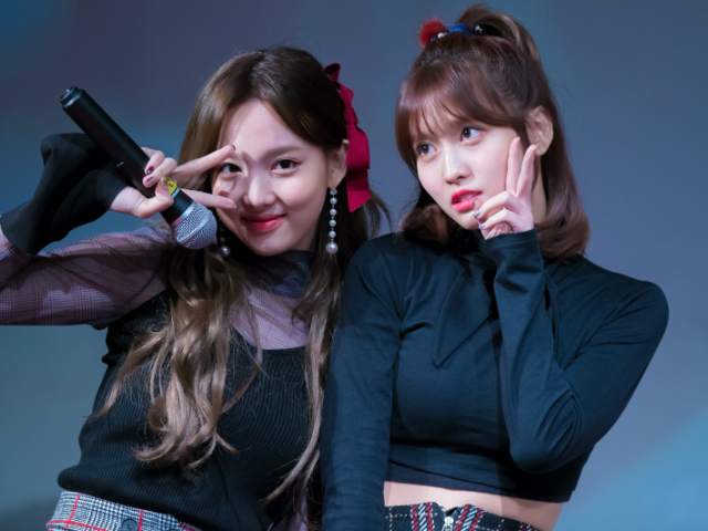 Nayeon e Momo