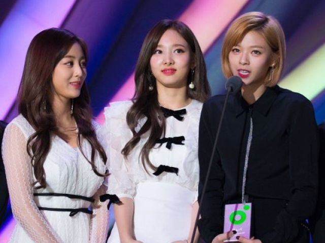 Jihyo.Nayeon e Jeongyeon