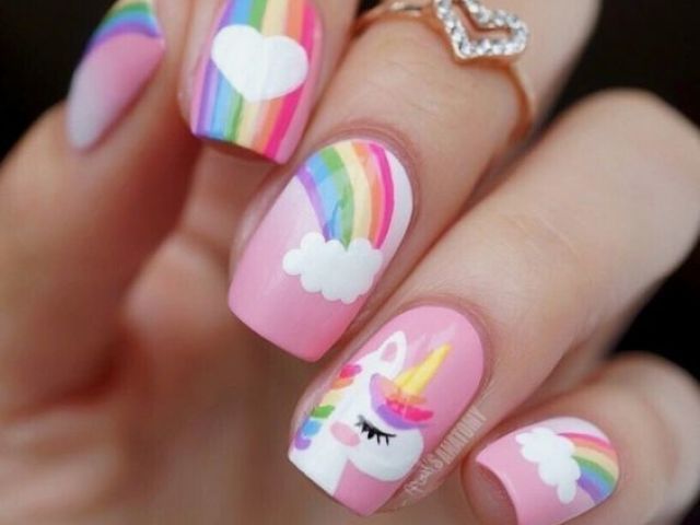 Unhas decoradas unicĂłrnio!