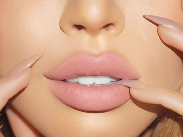 Batom Nude