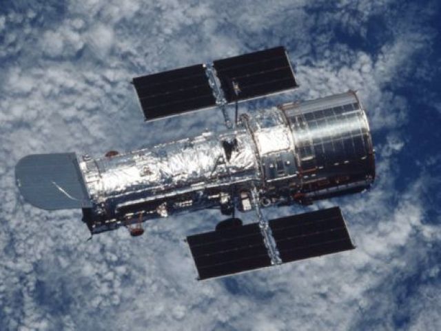 Telescópio Espacial Hubble em 1990