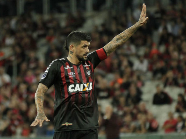 Lucho González