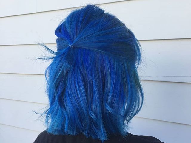 Cabelo azul e curto!!!