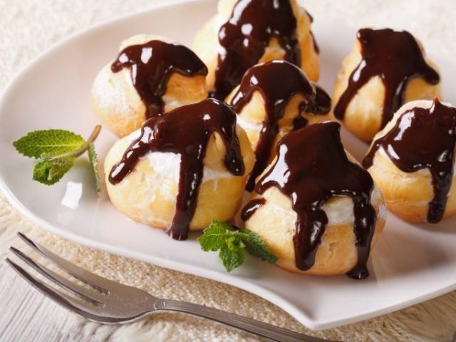 Profiteroles