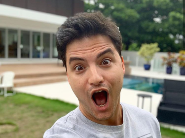UAU você realmente conhece o Felipe Neto parabéns