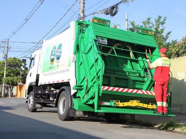 Motorista do caminhao de lixo