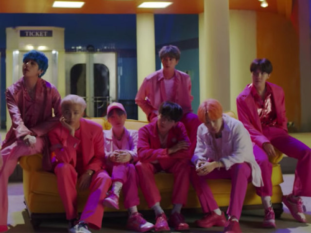 BTS RPG: Quem do BTS você namoraria escondido em um acampamento?