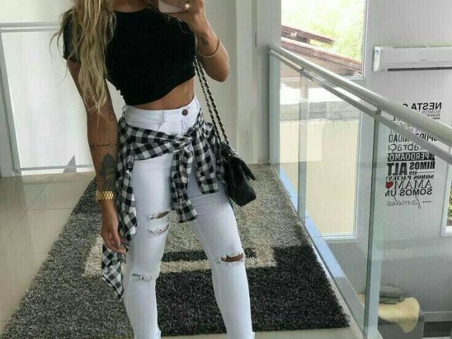 Ai credo que barbie o que, tem que ta bem tumblr, bem gata, nesse look não tem quem não me olhe e quem me segure, to poderosa suas bregas