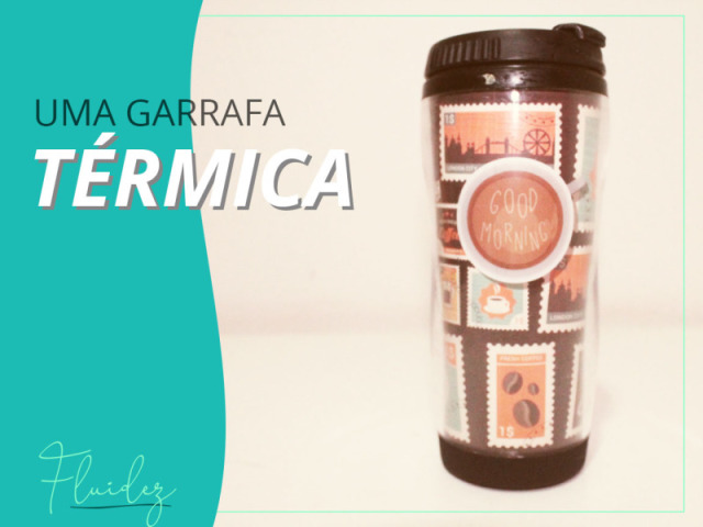Uma garrafa térmica