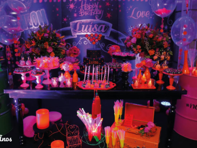 Sua festa será neon